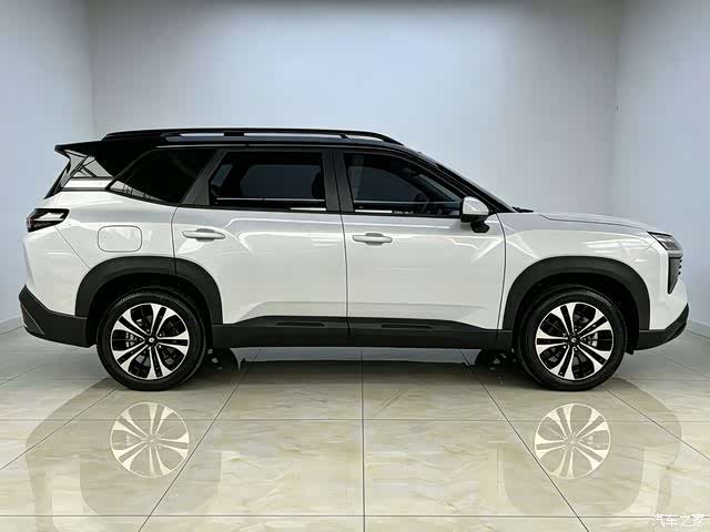 Wuling 560, 2025 11