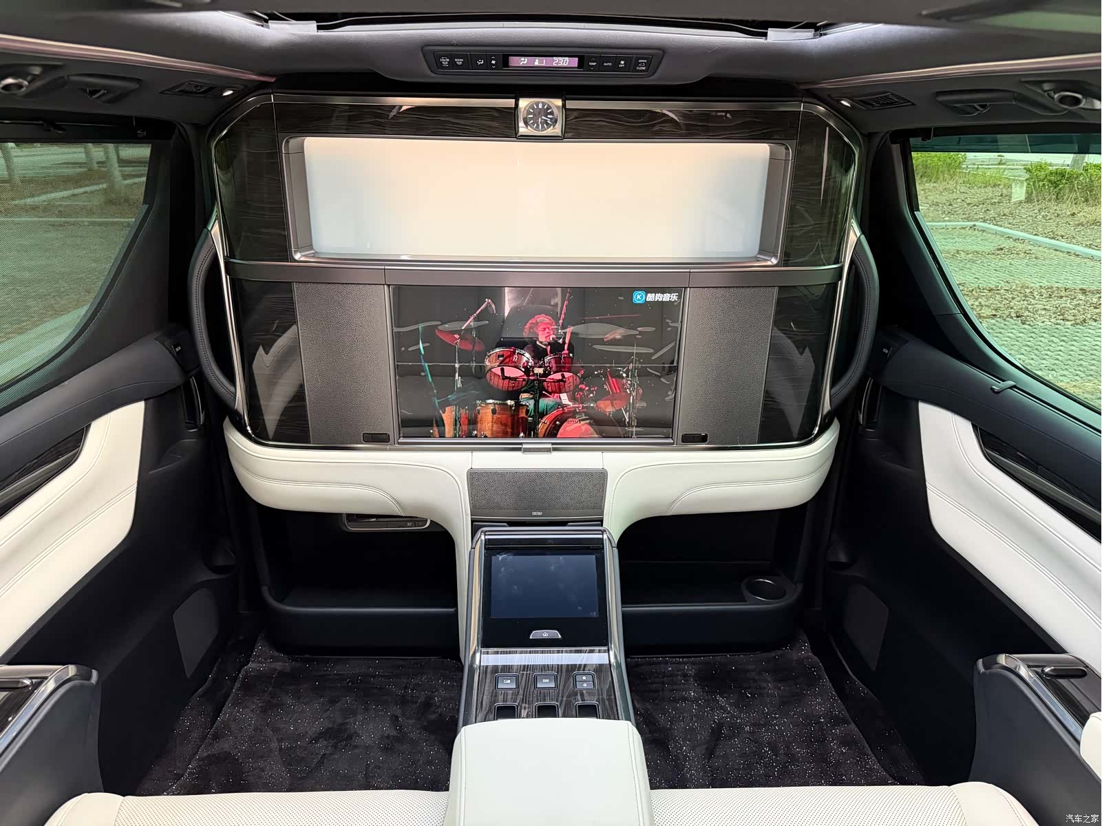 Lexus LM, 2021 13