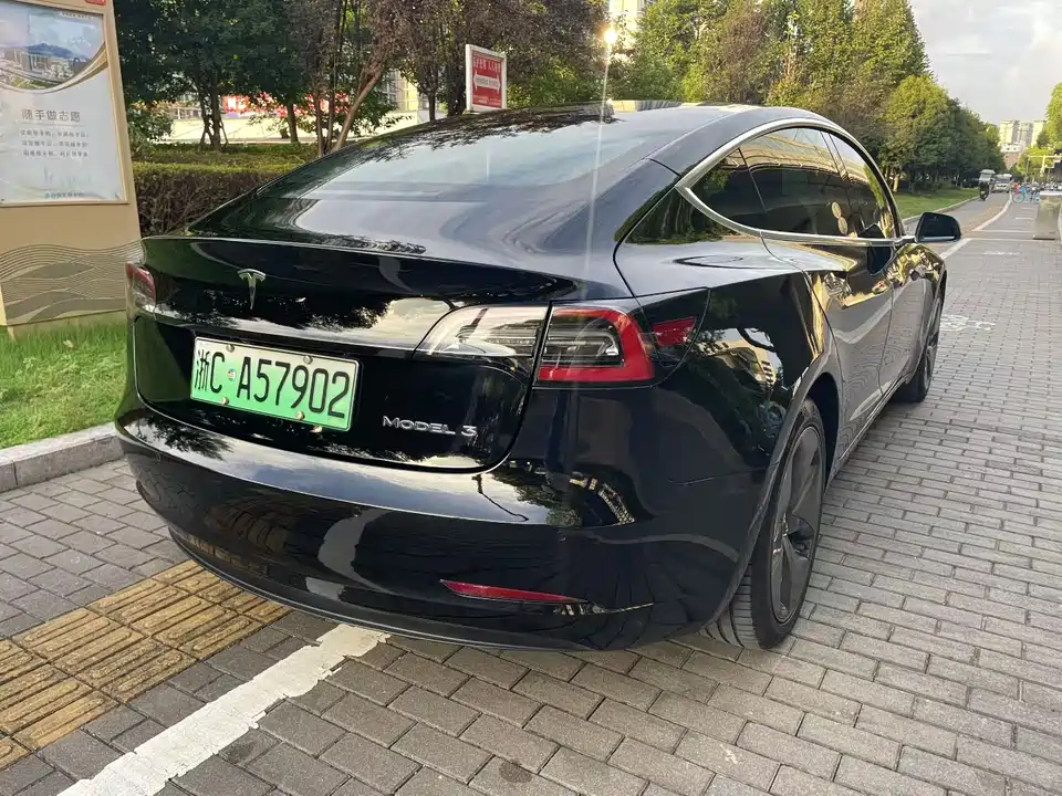 Tesla Model 3 Tesla Model 3