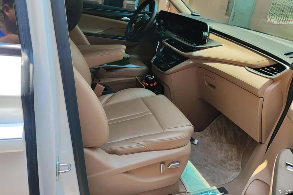 Buick GL8, 2020 8