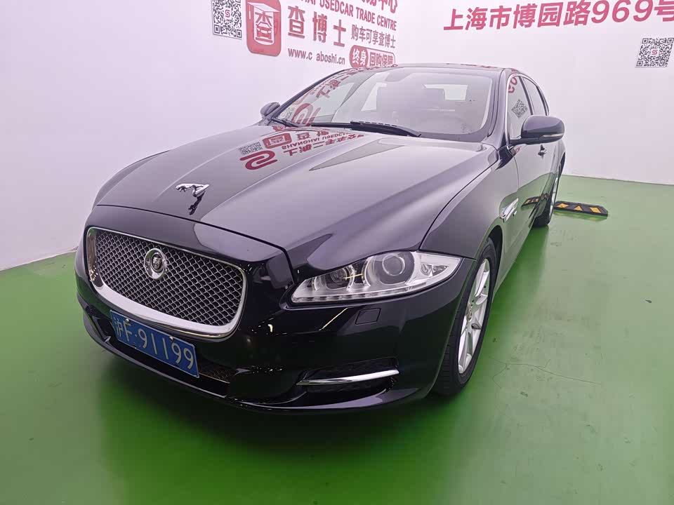 Jaguar XJ