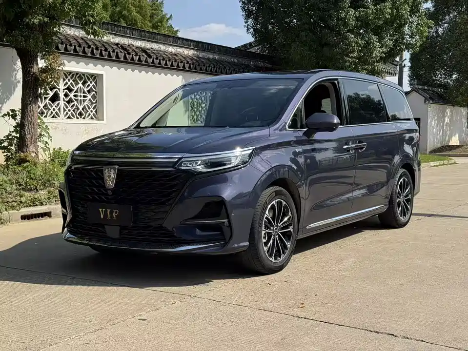 Roewe iMAX8