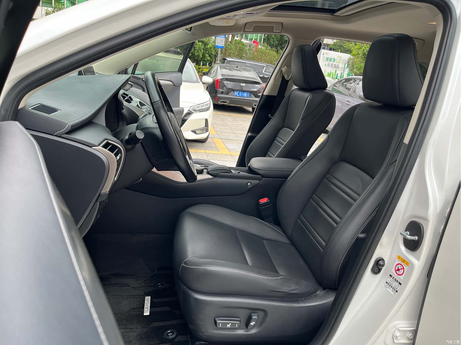 Lexus NX, 2015 10