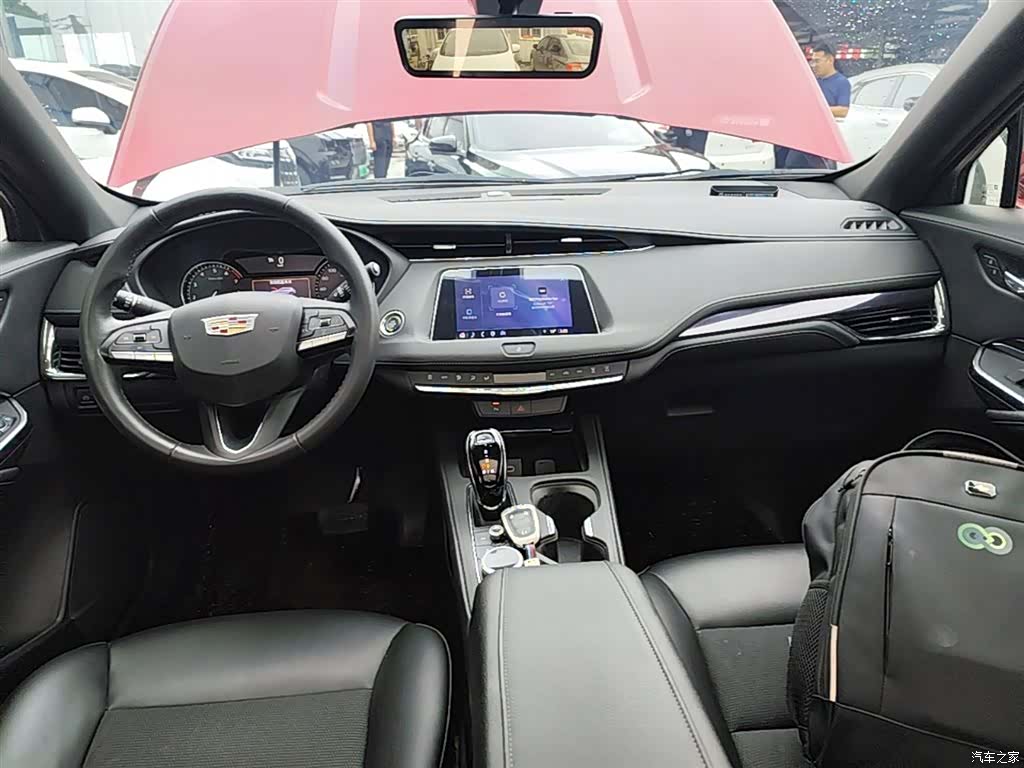 Cadillac XT4, 2023 10