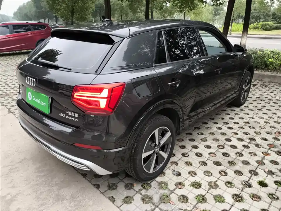 Audi Q2L