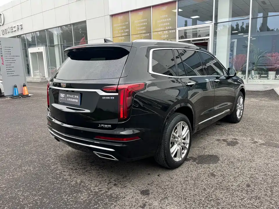 Cadillac XT6