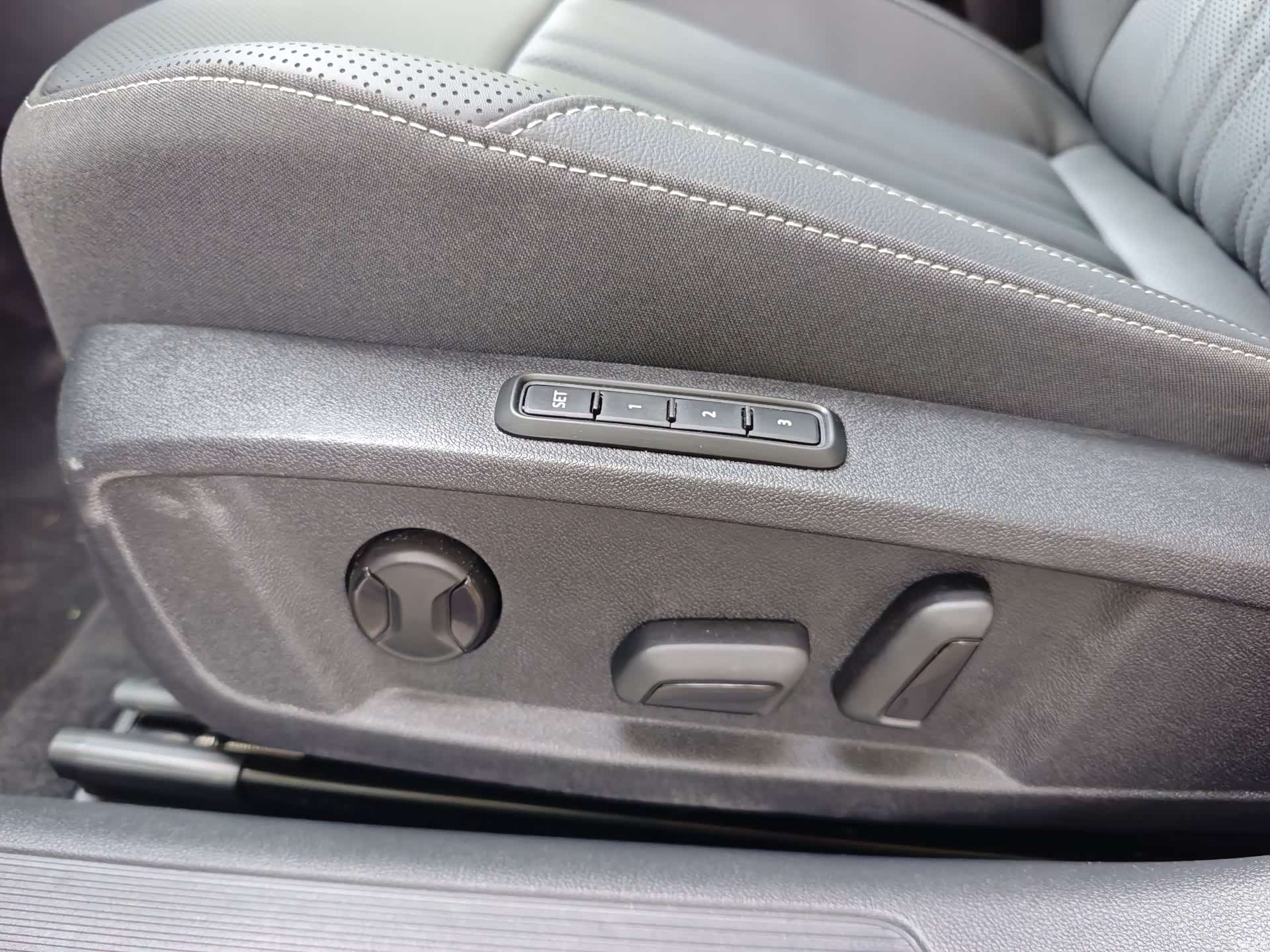 Volkswagen Passat, 2026 14