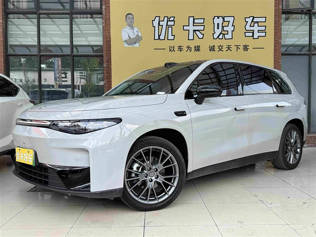 Leapmotor C10