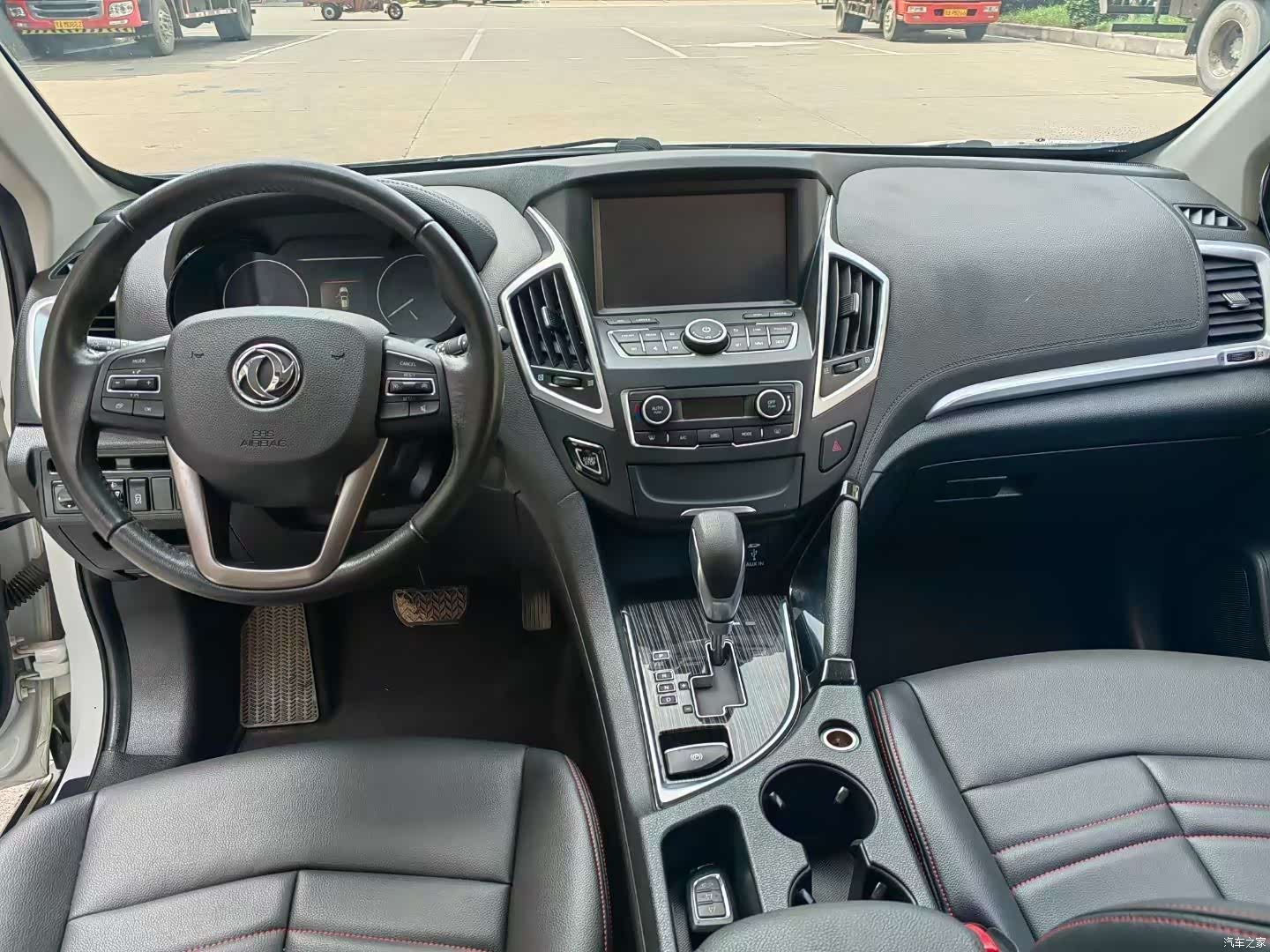DongFeng AX7, 2015 4
