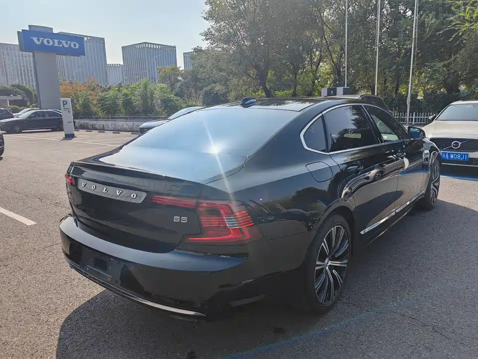 Volvo S90