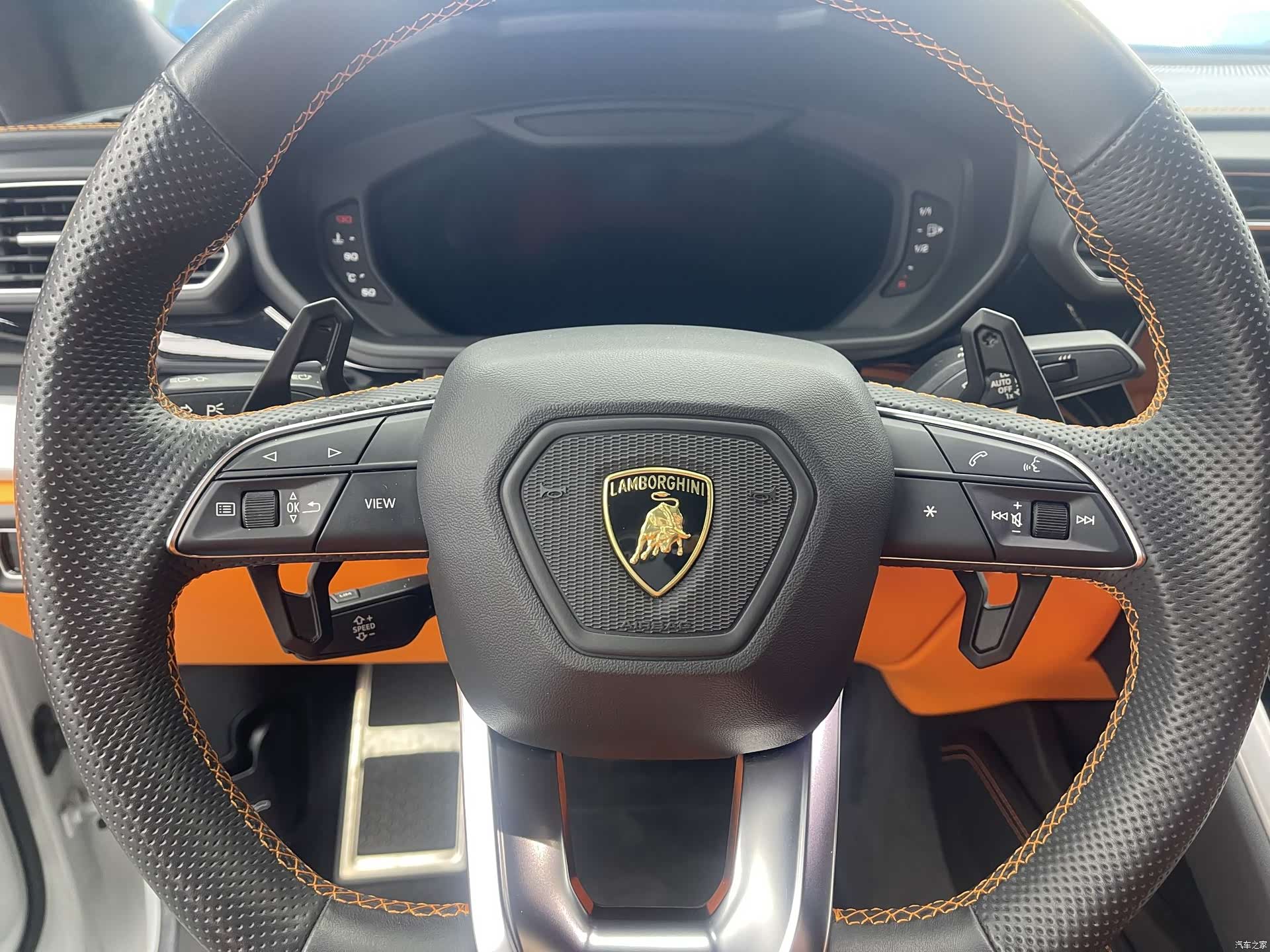 Lamborghini Urus, 2021 8