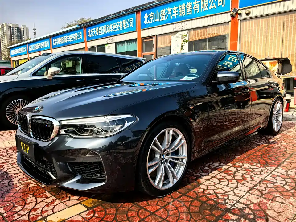 BMW M5