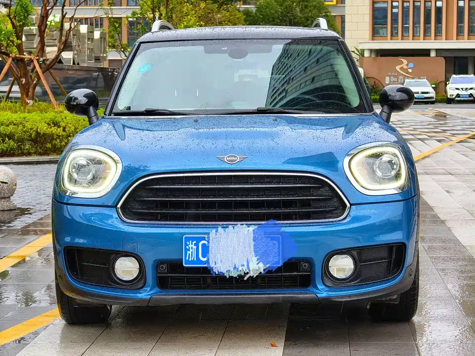 MINI COUNTRYMAN