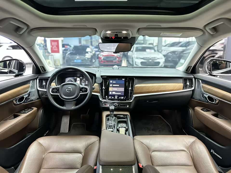 Volvo S90