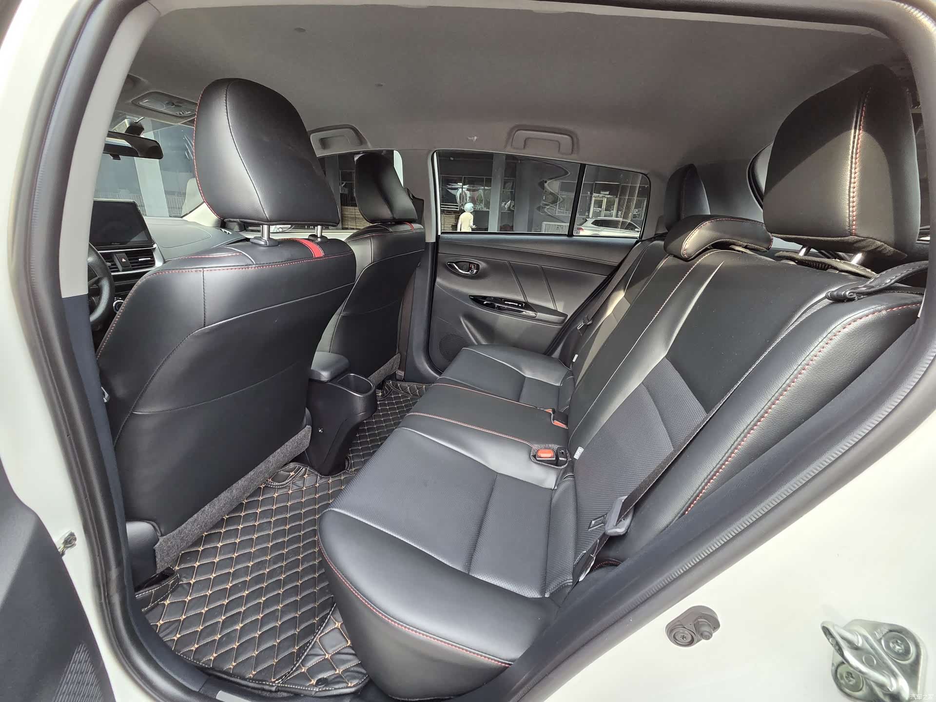 Toyota YARiS L, 2023 11