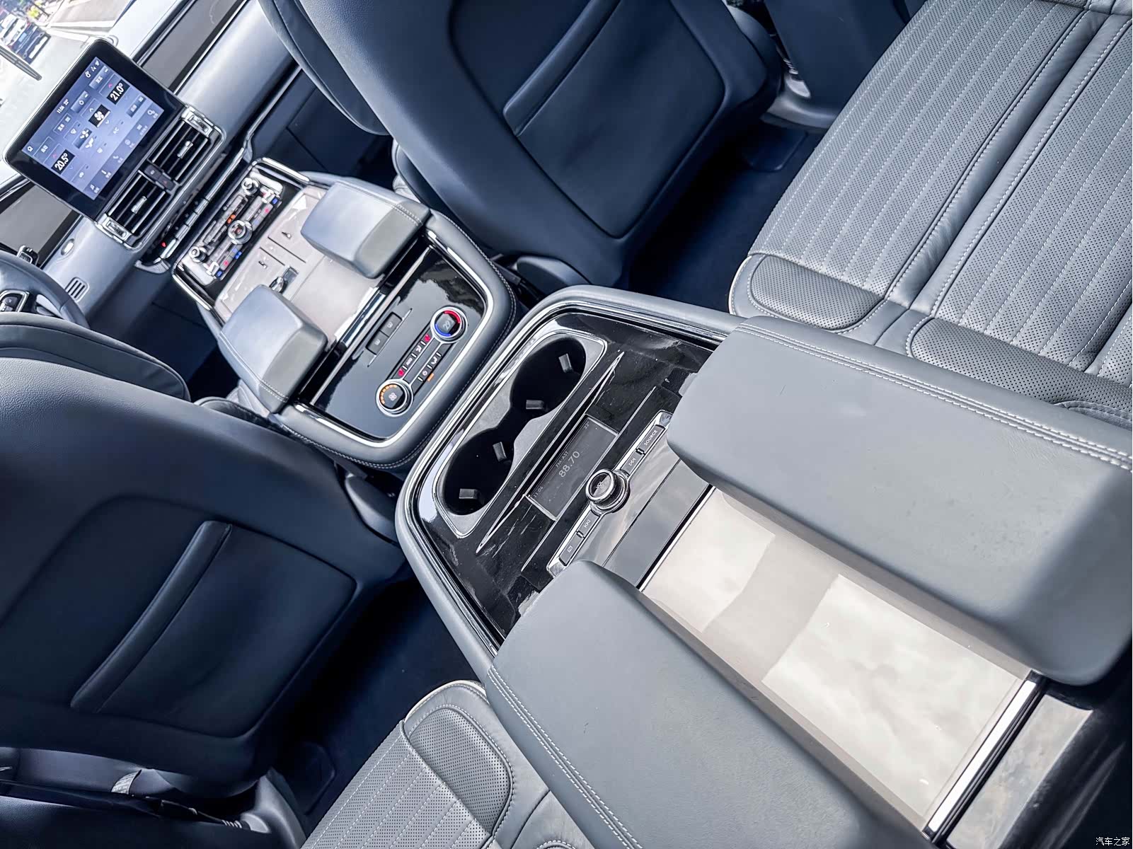 Lincoln Navigator, 2020 15