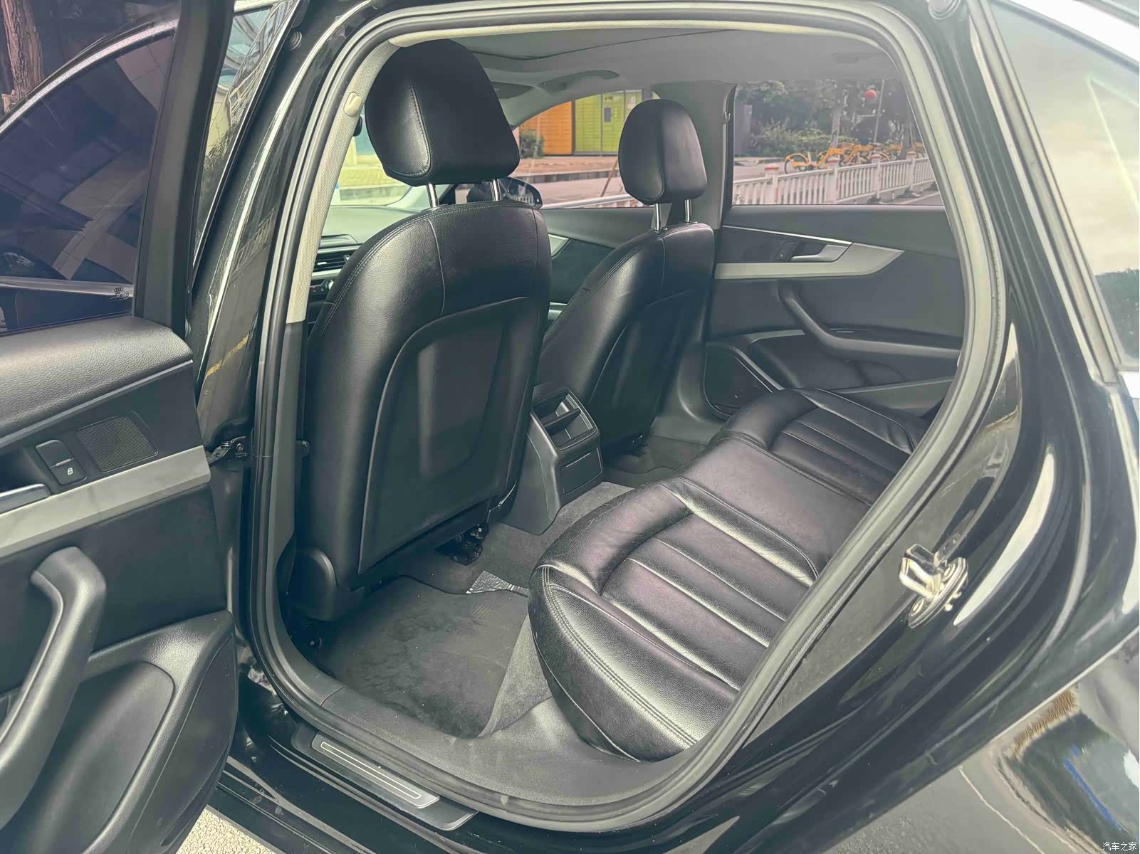 Audi A4L, 2019 8