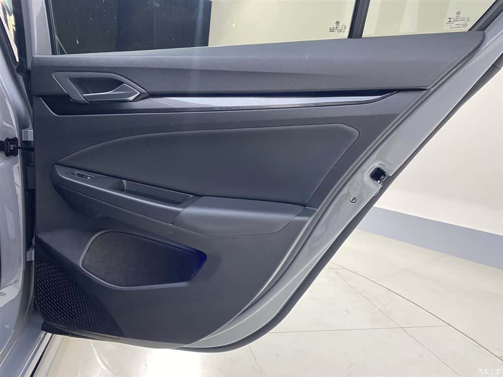 Volkswagen Golf, 2023 19