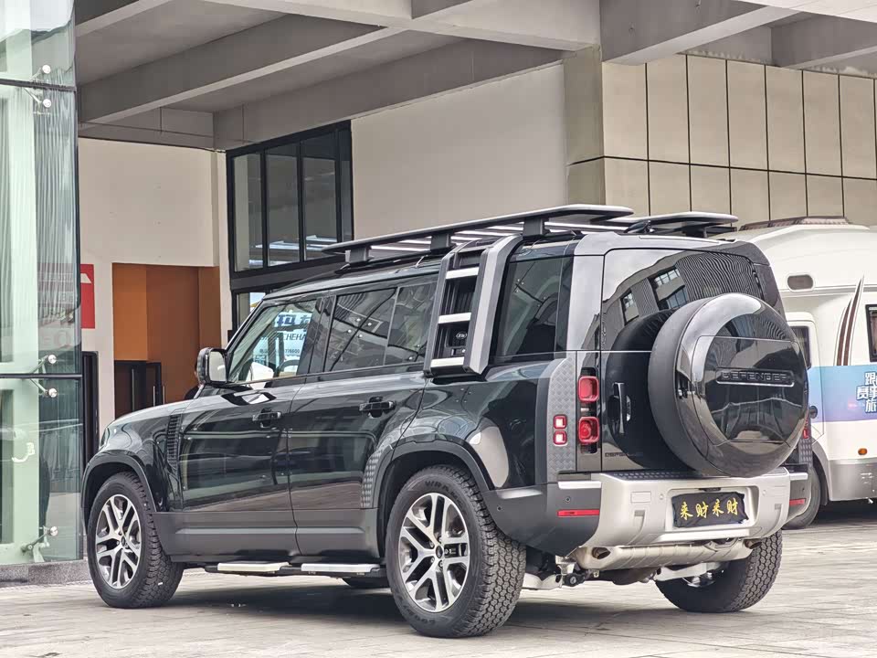 Land Rover guard