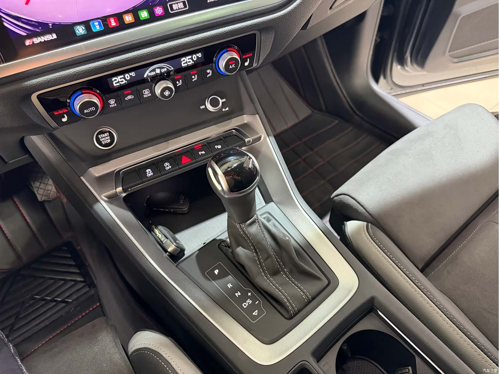 Audi Q3, 2023 16