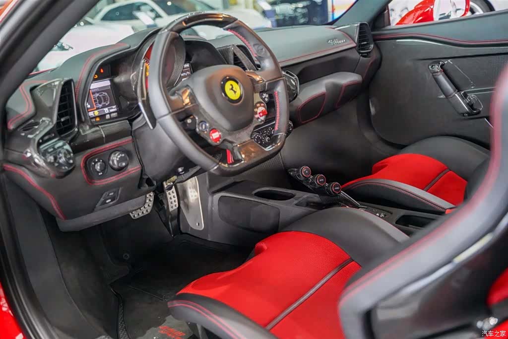 Ferrari 458, 2015 2