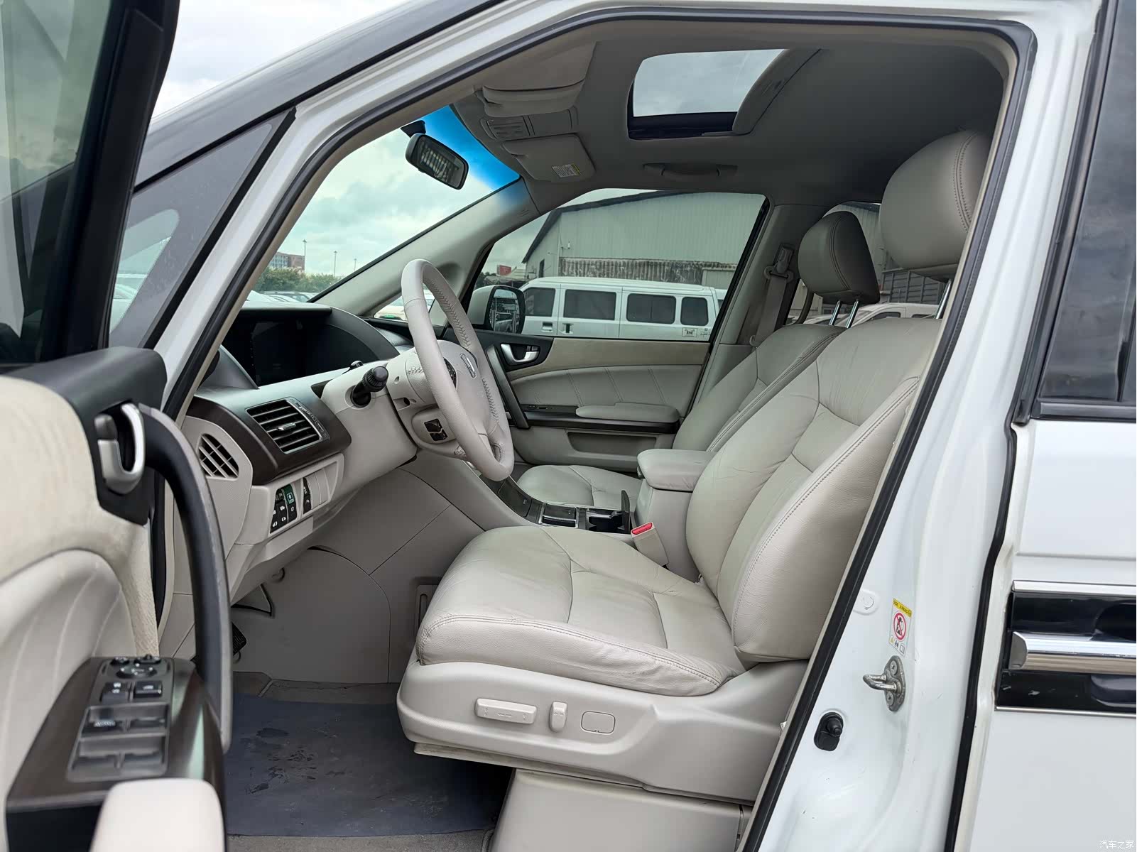 Honda Elysion, 2015 7