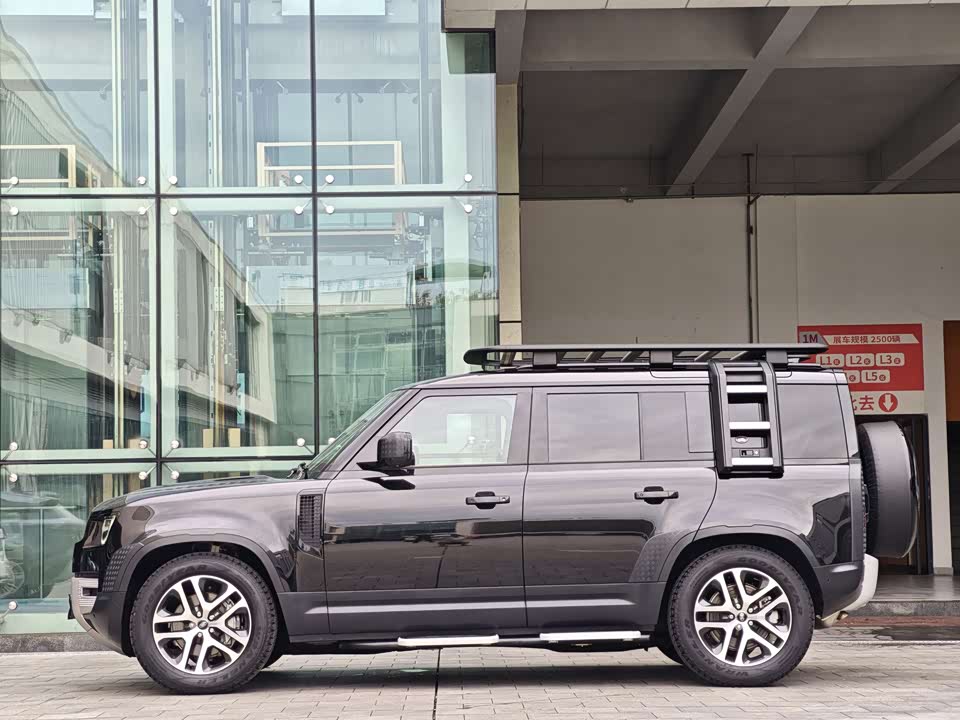 Land Rover guard