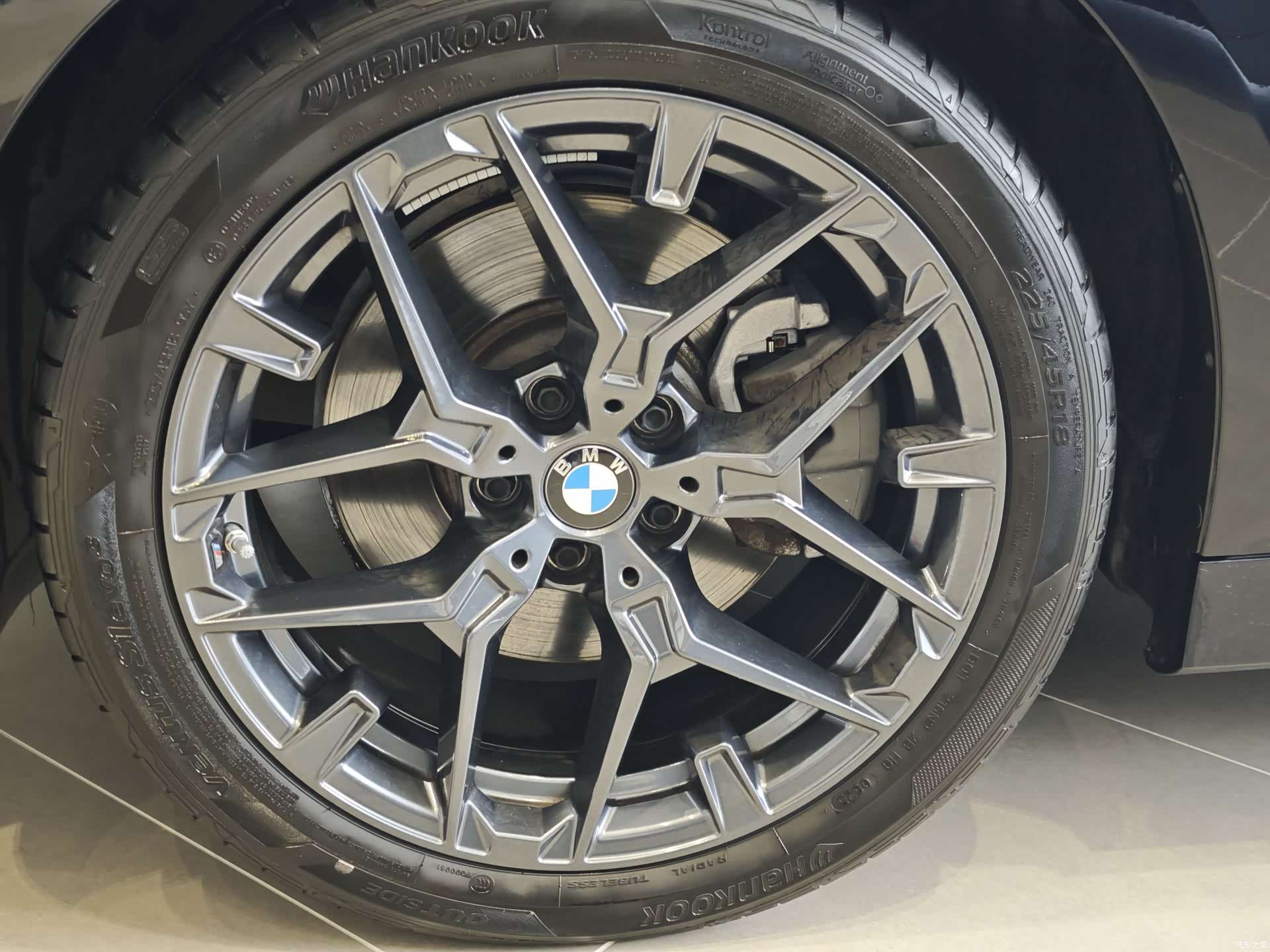 BMW 3 Series, 2025 15