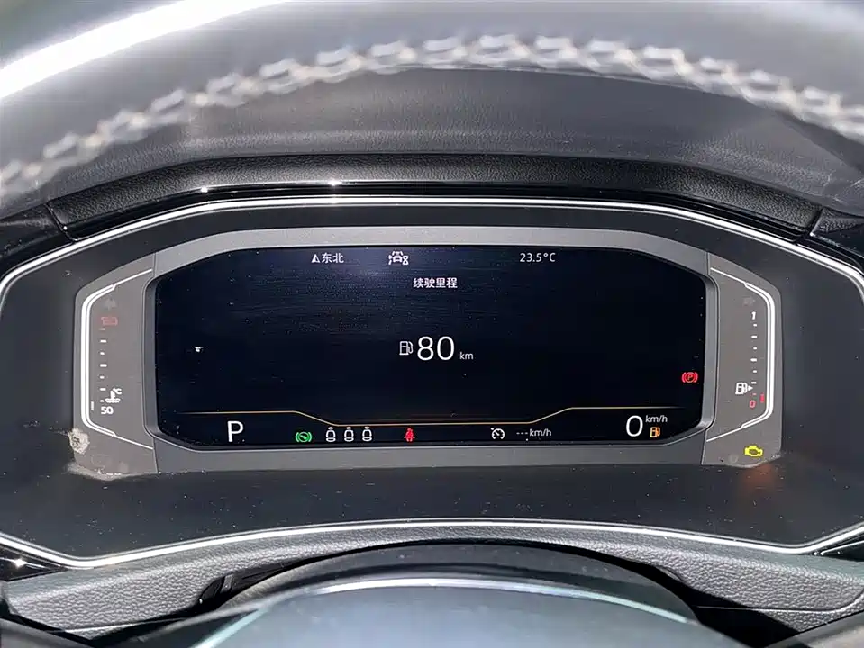 Volkswagen T-ROC exploring Songs