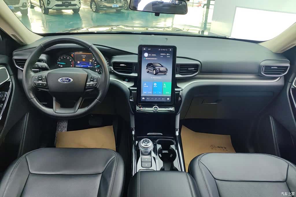 Ford Explorer, 2022 12