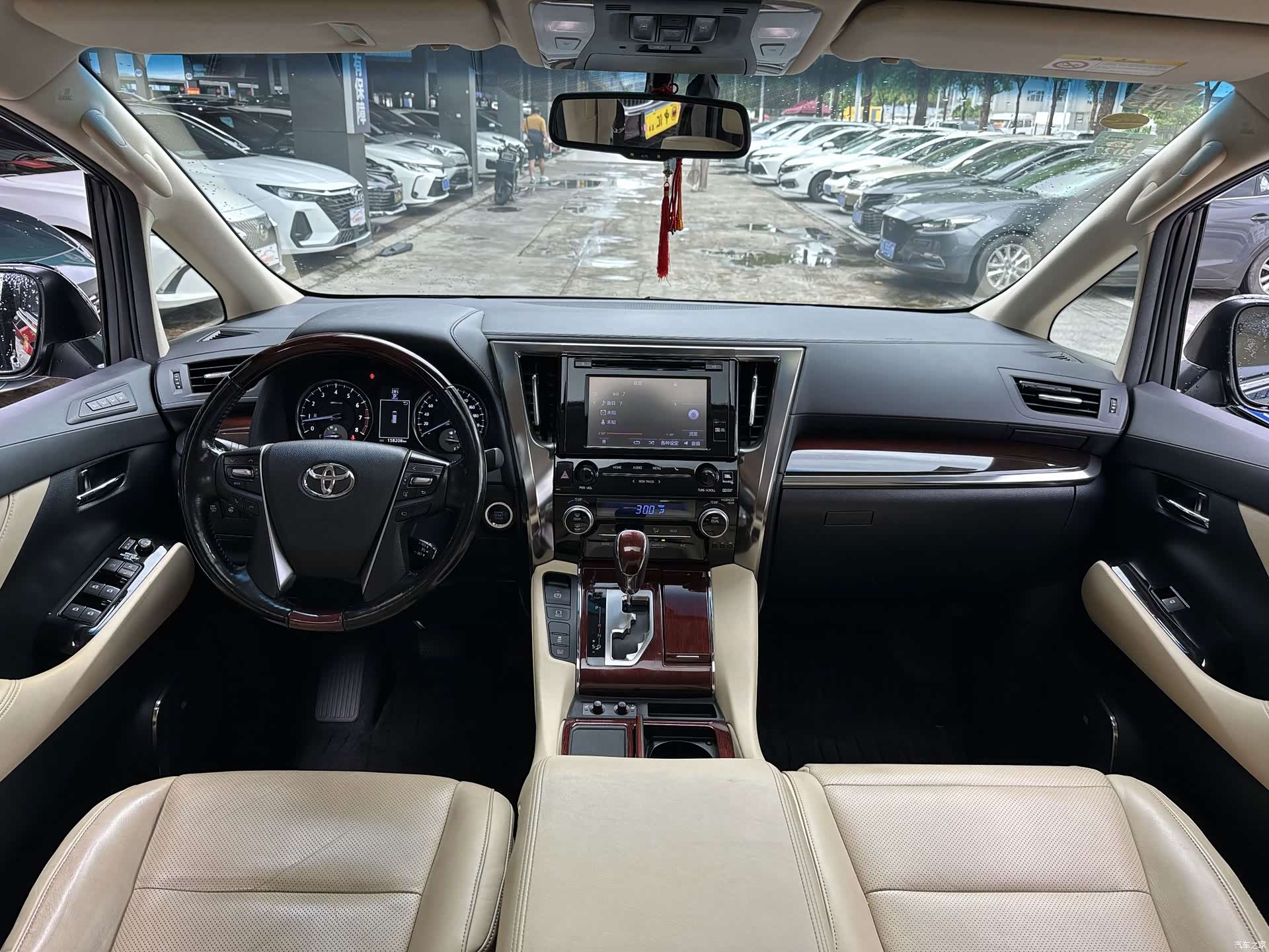 Toyota Alphard, 2017 4