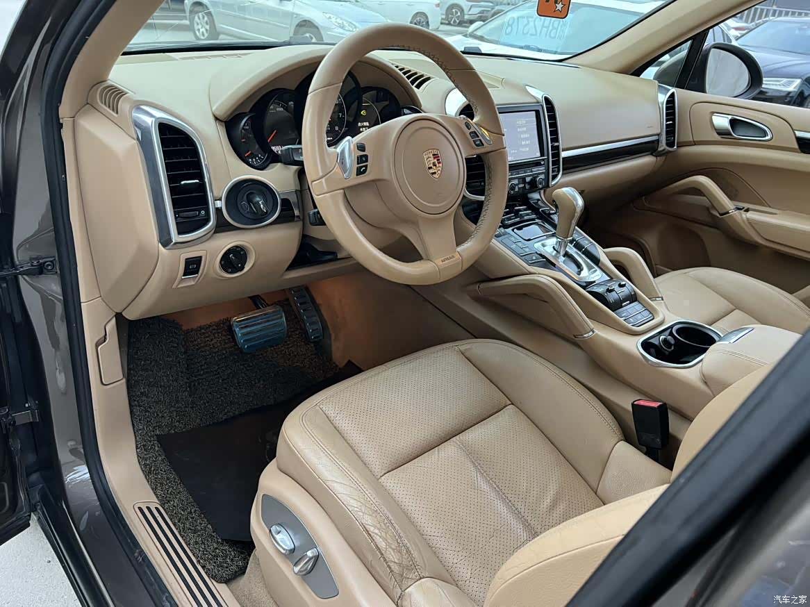 Porsche Cayenne, 2012 7