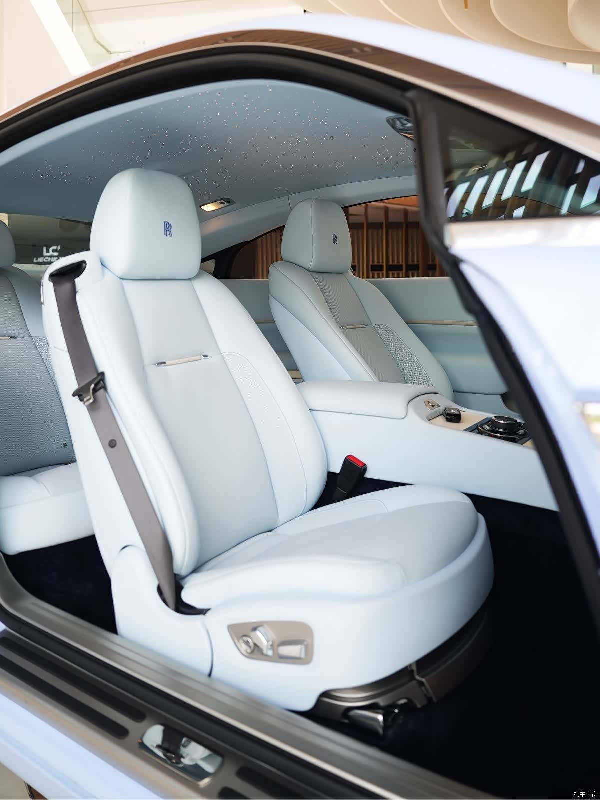 Rolls-Royce Wraith, 2021 15