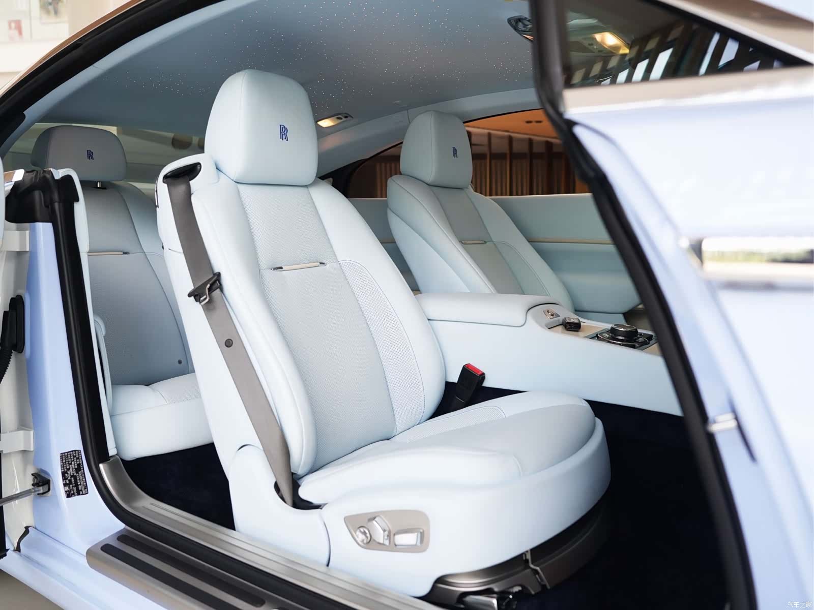Rolls-Royce Wraith, 2021 16