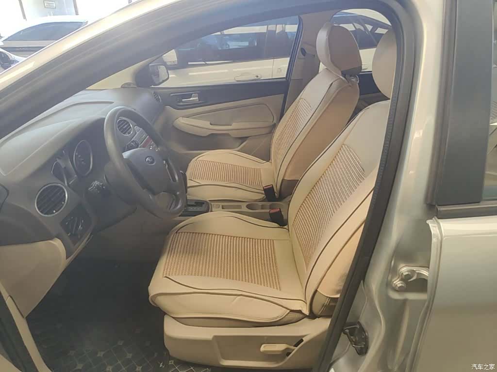 Ford Focus, 2014 11