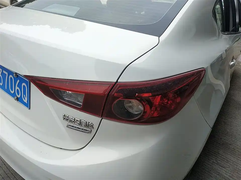 Mazda 3 Angkesaila