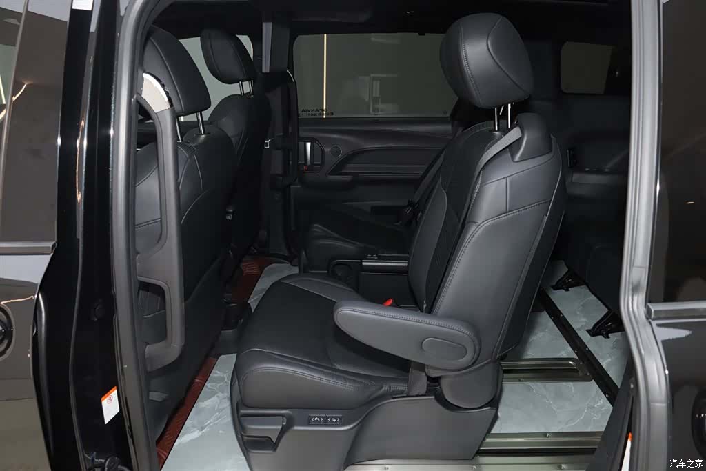 Toyota Granvia, 2024 23
