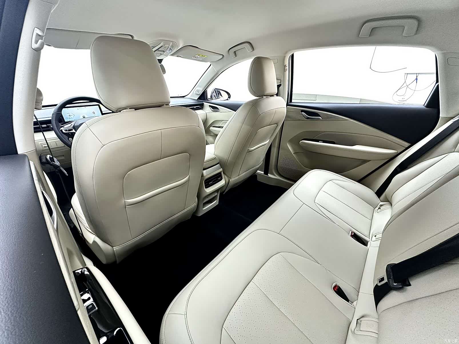Wuling Starlight, 2024 6