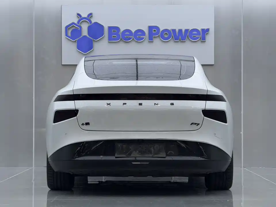 XPENG P7