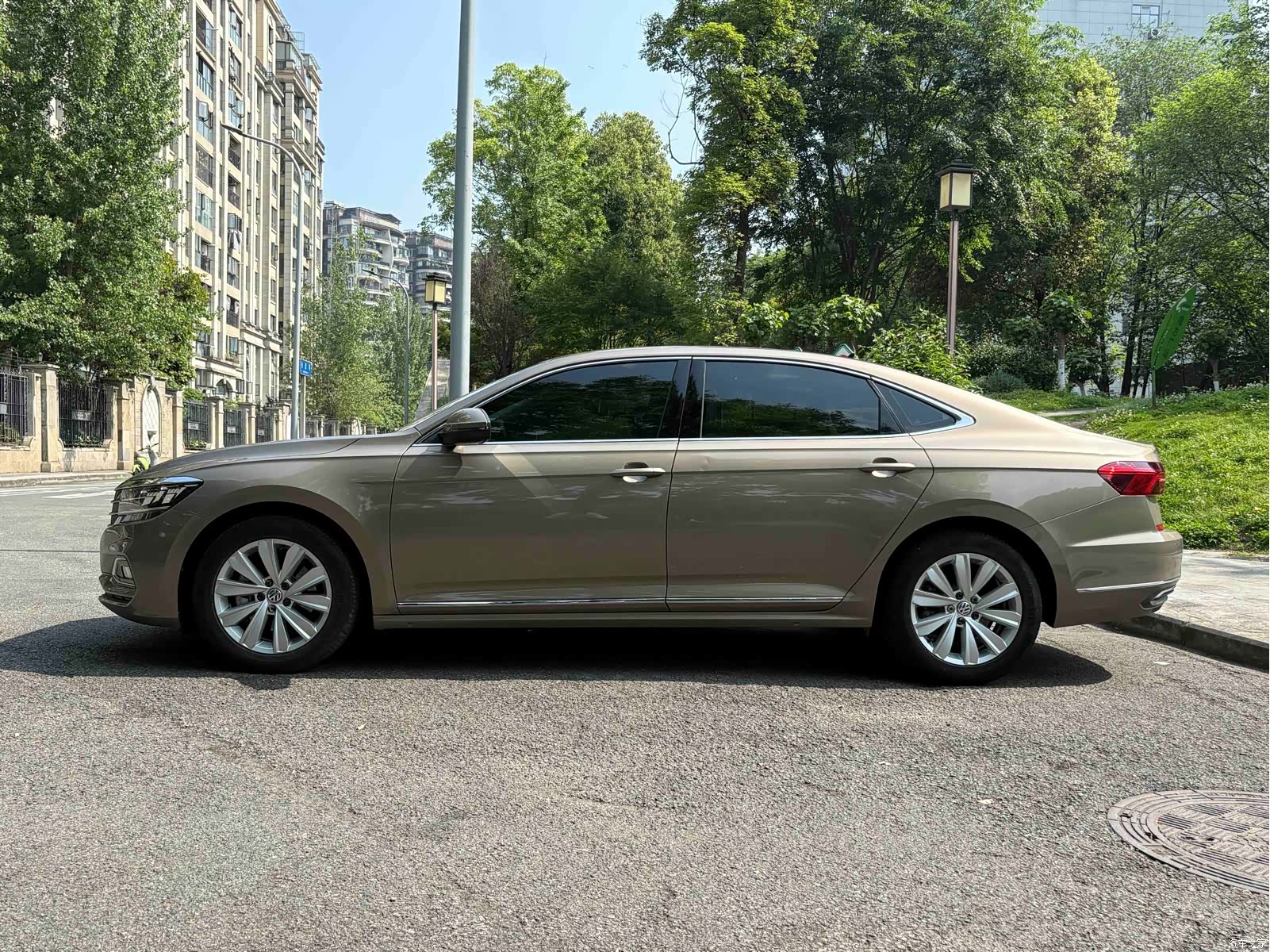 Volkswagen Passat, 2019 9