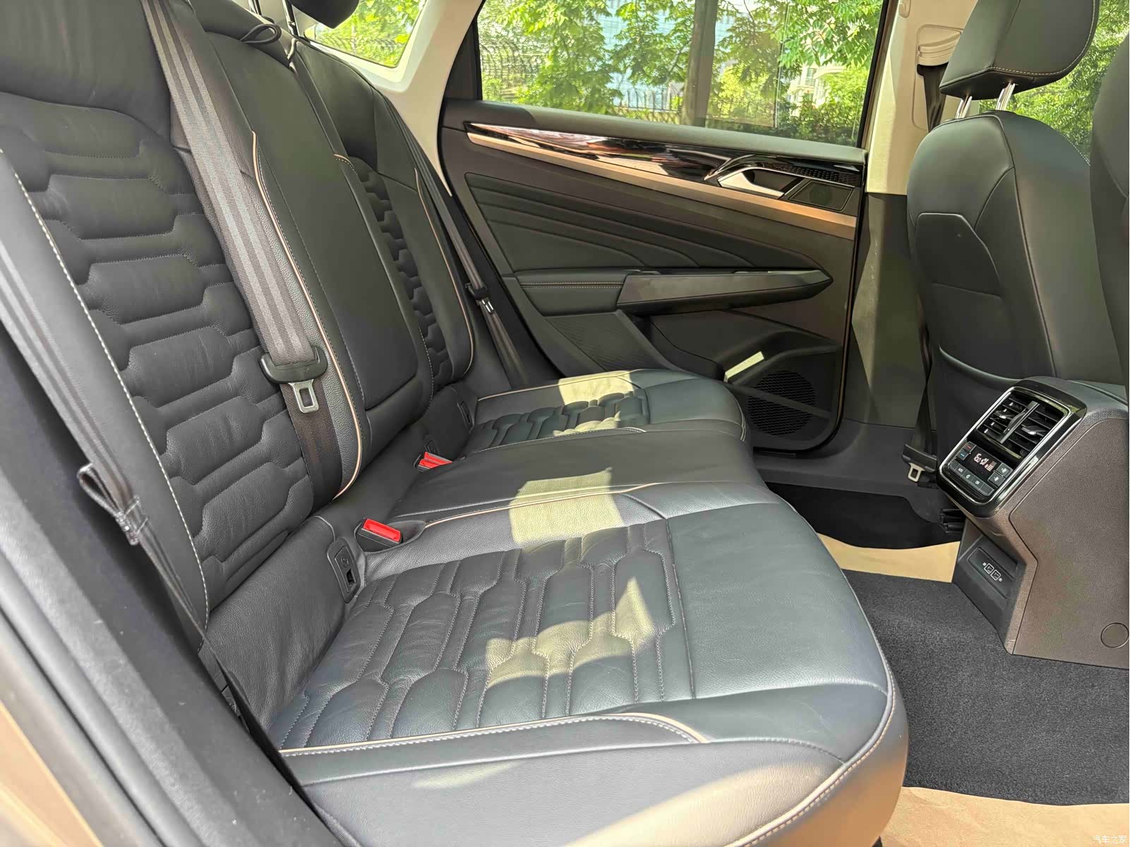 Volkswagen Passat, 2019 15