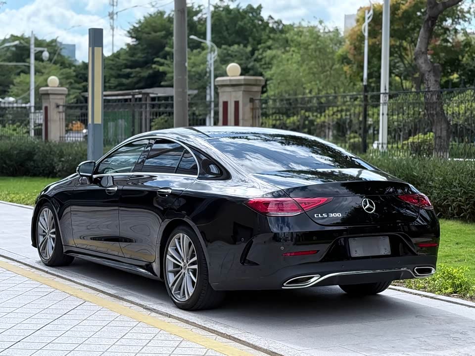 Mercedes-Benz CLS