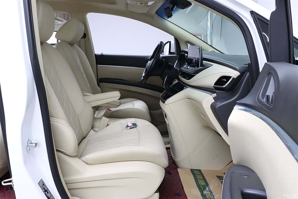 Buick GL8, 2023 15