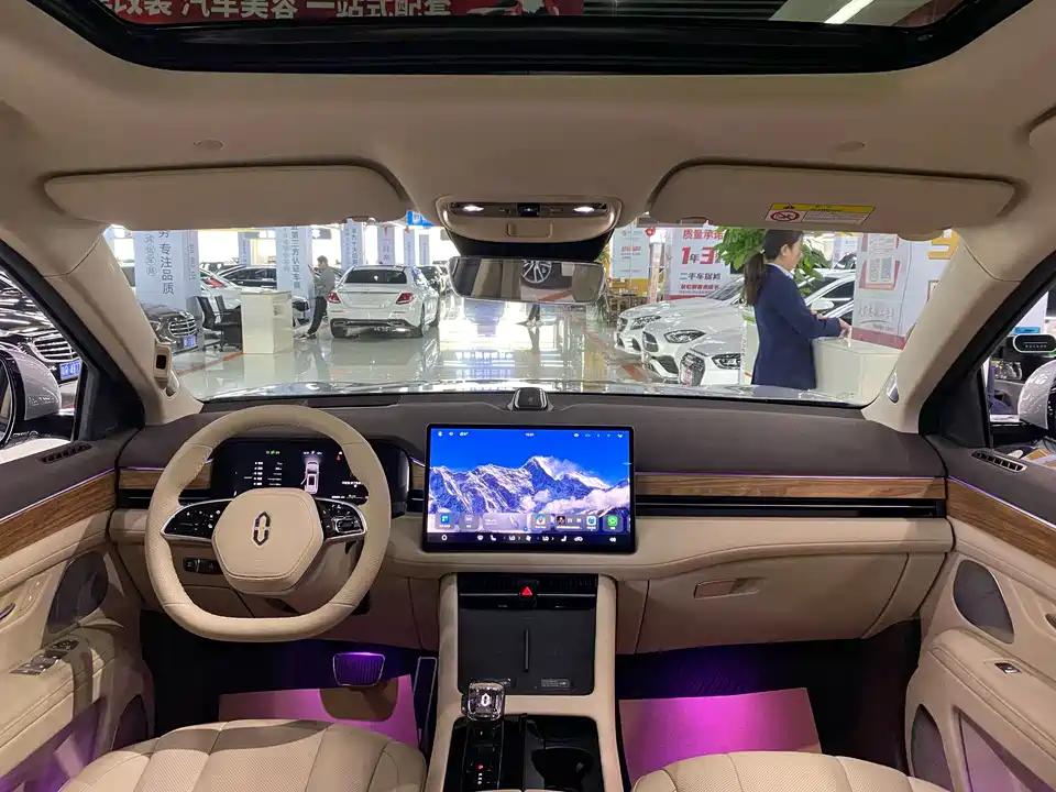 AITO Ask the world M7