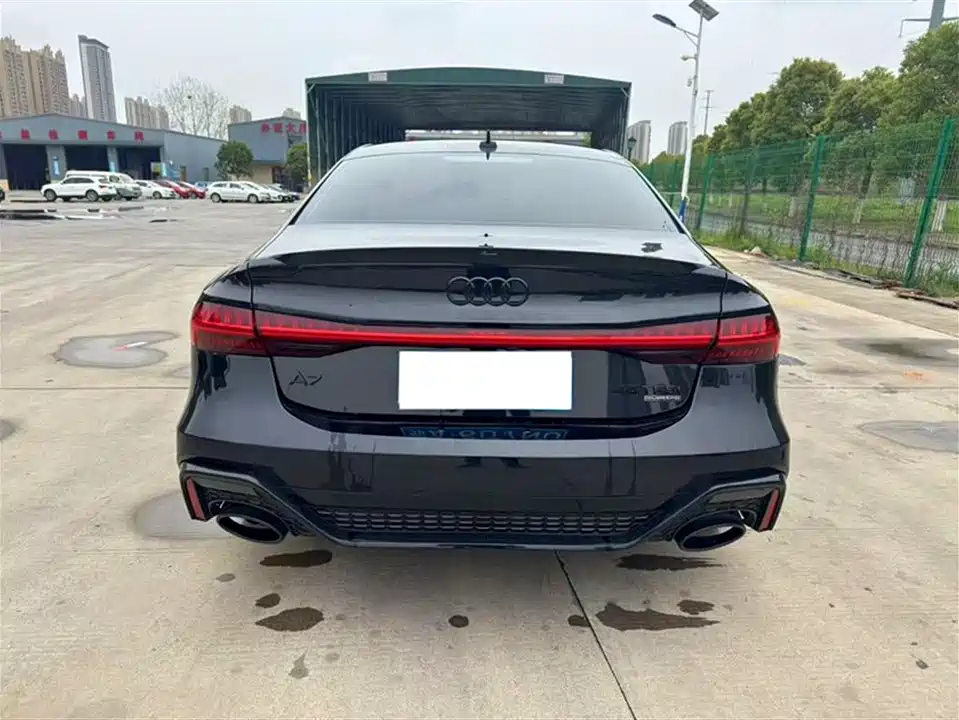 Audi A7L