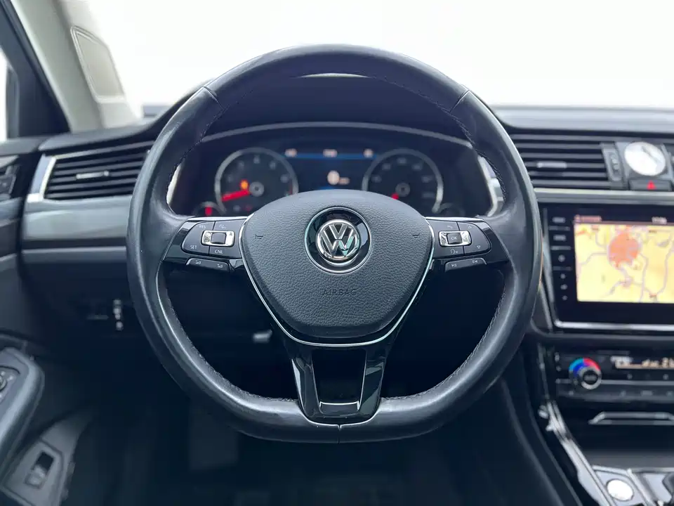 Volkswagen Huiang