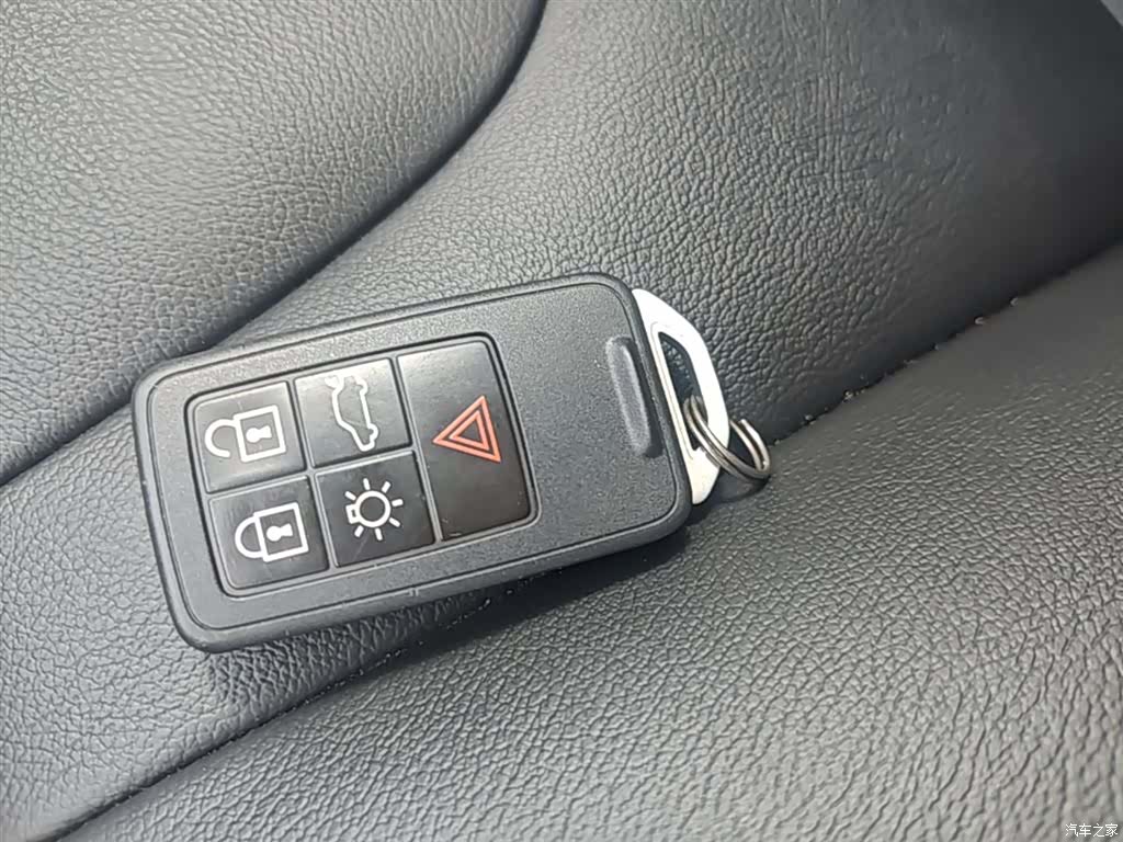 Volvo V40, 2015 9