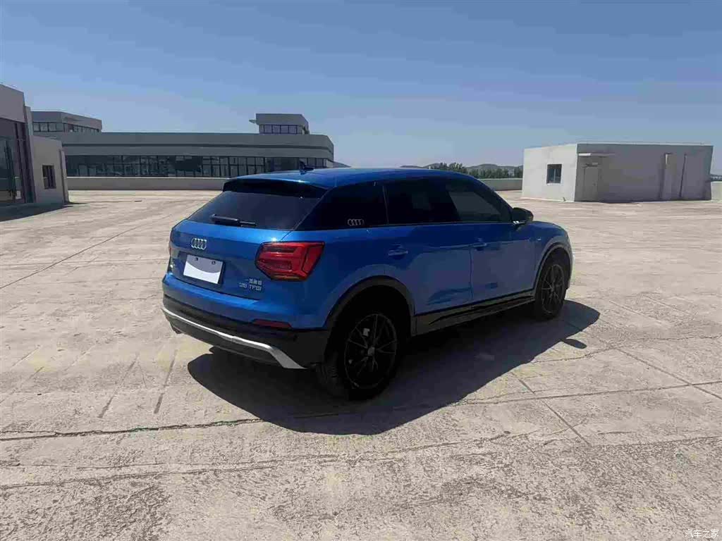Audi Q2L, 2020 7