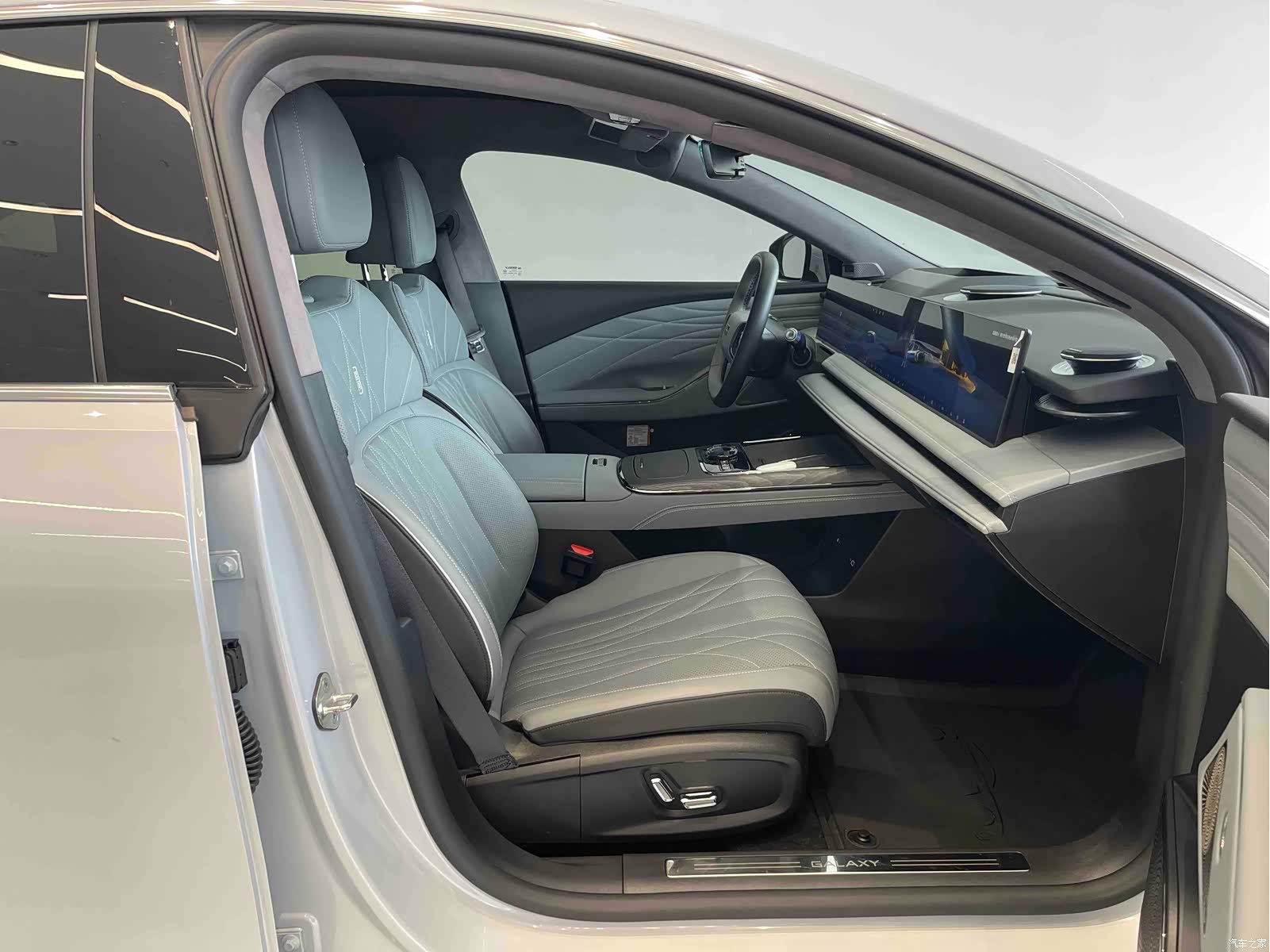 Geely E8, 2025 9