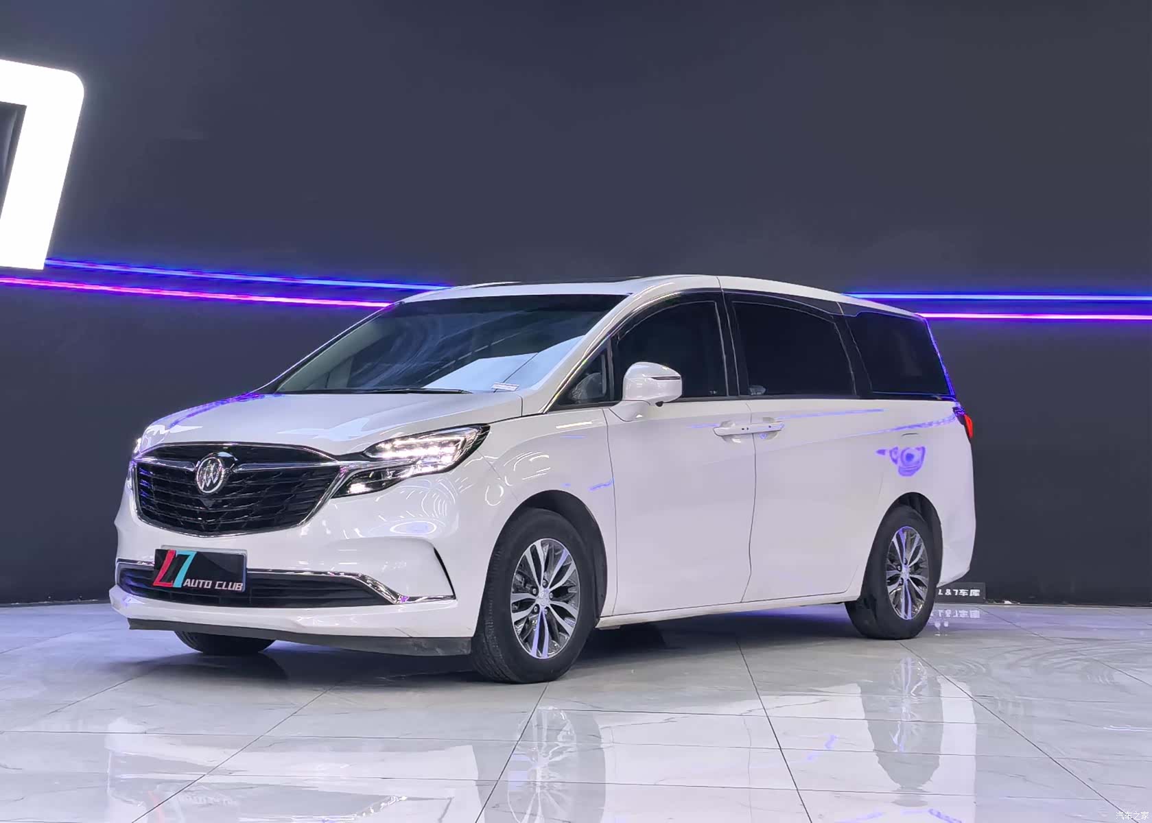 Buick GL8, 2021 1